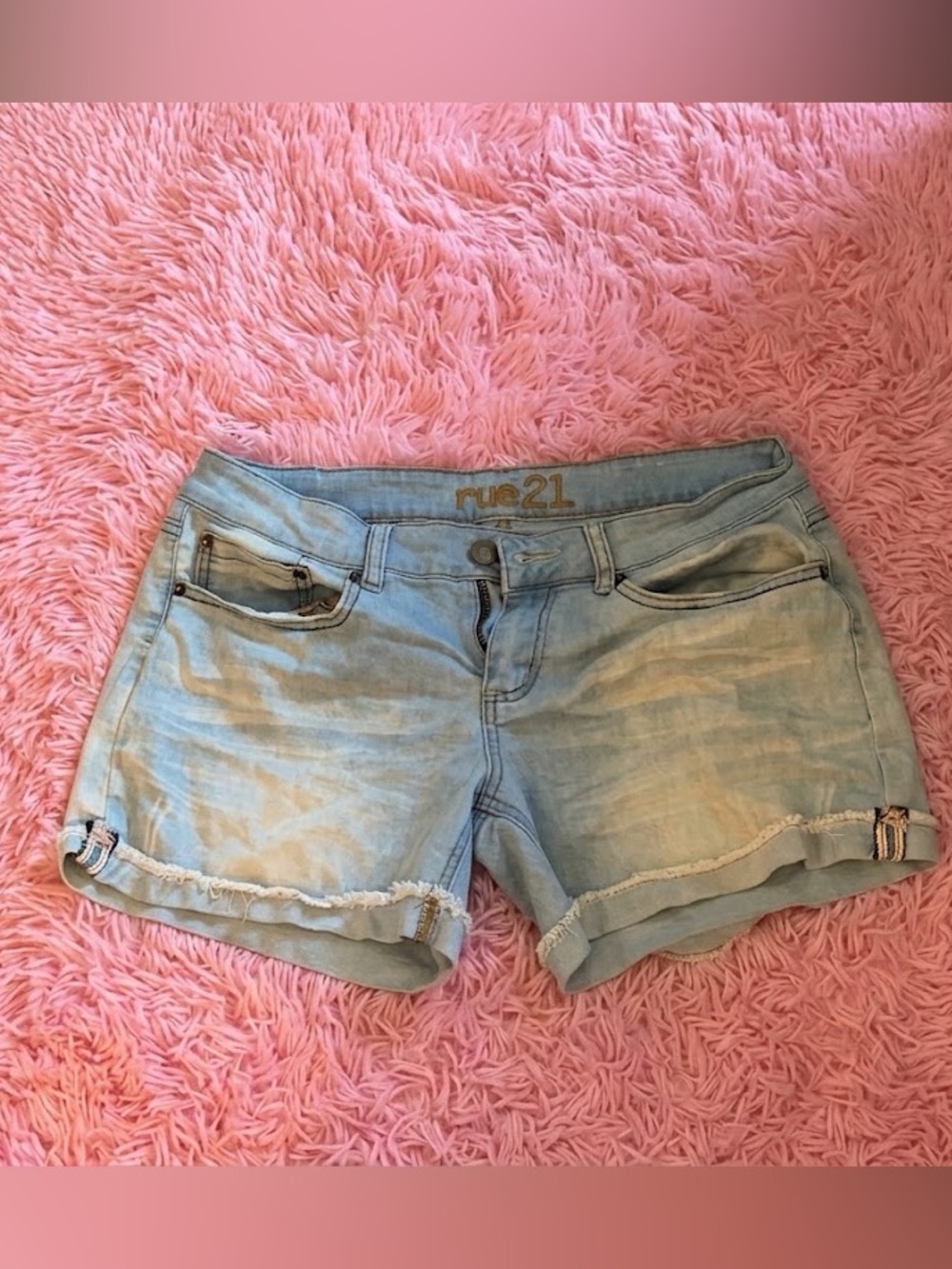 Rue21 Light Wash Frayed Hem Denim Shorts